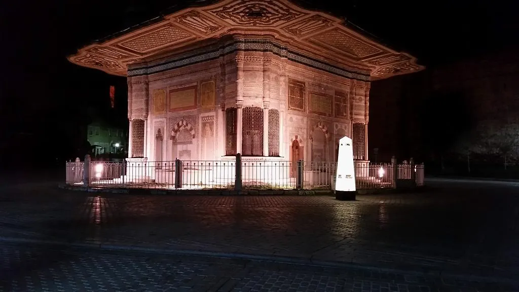 Отель Konut Wooden House Стамбул