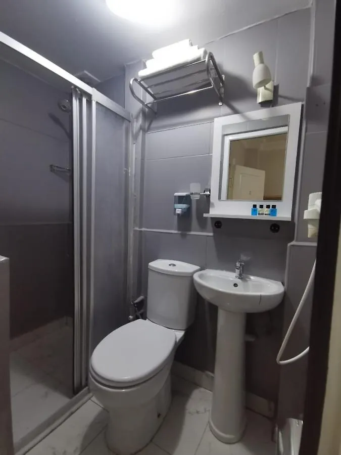 Отель Konut Wooden House Стамбул 2*,